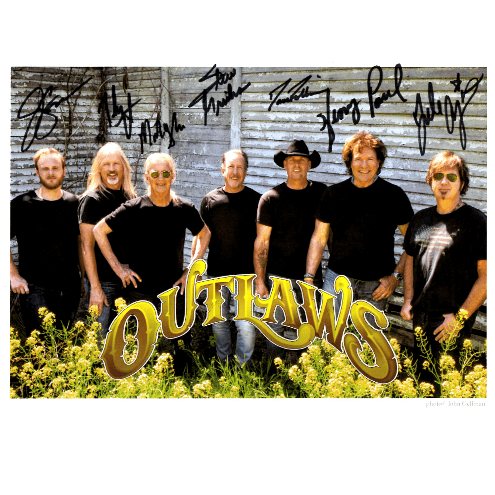 Outlaws 2019 Autographed 8x10